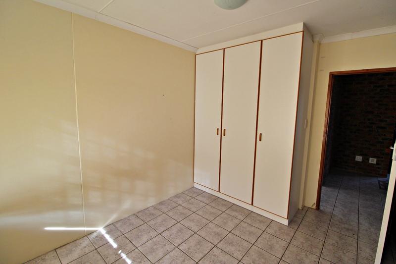 5 Bedroom Property for Sale in Fraaiuitsig Western Cape